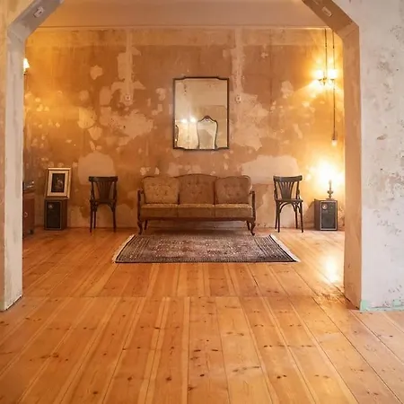 شقة Schoeneberg Flat & Art Gallery *