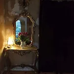 Schoeneberg Flat & Art Gallery