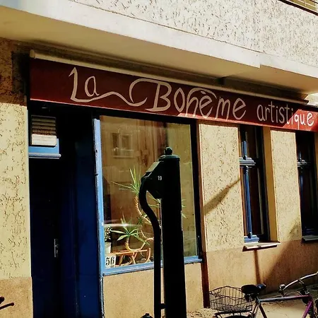 Schoeneberg Flat & Art Gallery アパート