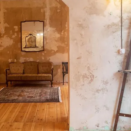 Schoeneberg Flat & Art Gallery * ベルリン