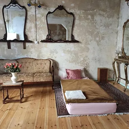 Schoeneberg Flat & Art Gallery Apartment