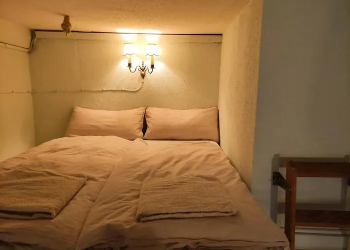 Schoeneberg Flat & Art Gallery