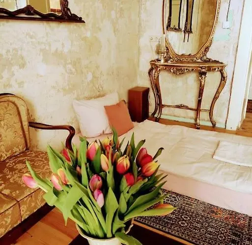 דירה Schoeneberg Flat & Art Gallery ברלין