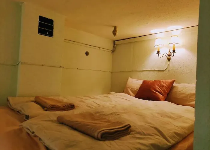 Schoeneberg Flat & Art Gallery Daire