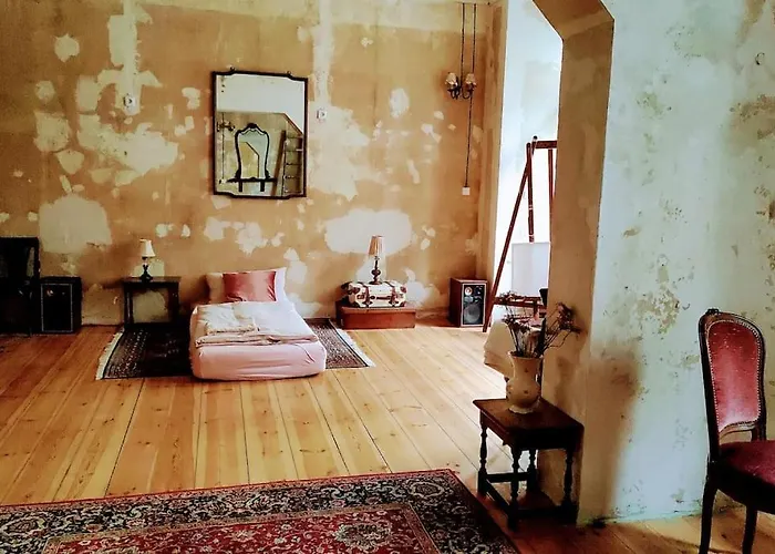 Schoeneberg Flat & Art Gallery *