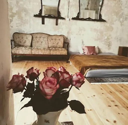 דירה Schoeneberg Flat & Art Gallery