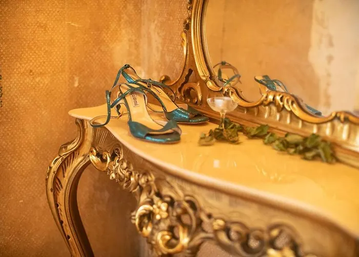 Schoeneberg Flat & Art Gallery