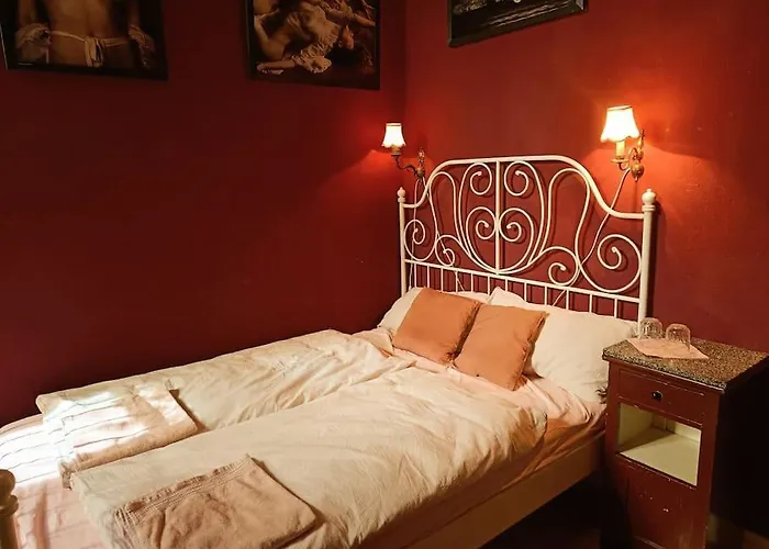 Schoeneberg Flat & Art Gallery *