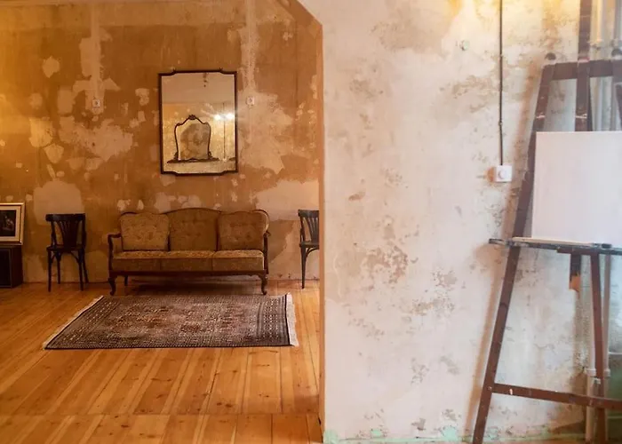 Schoeneberg Flat & Art Gallery * ברלין