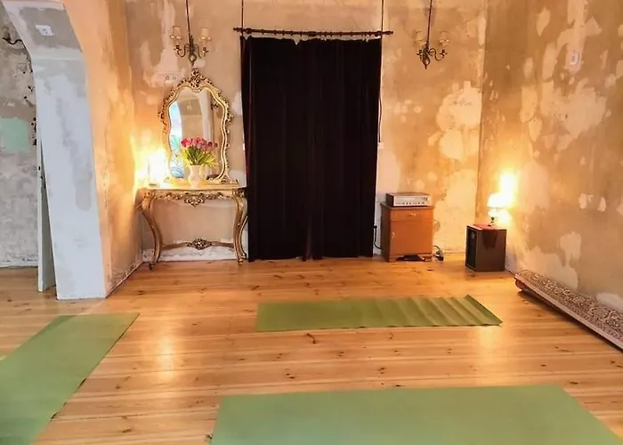 Daire Schoeneberg Flat & Art Gallery *