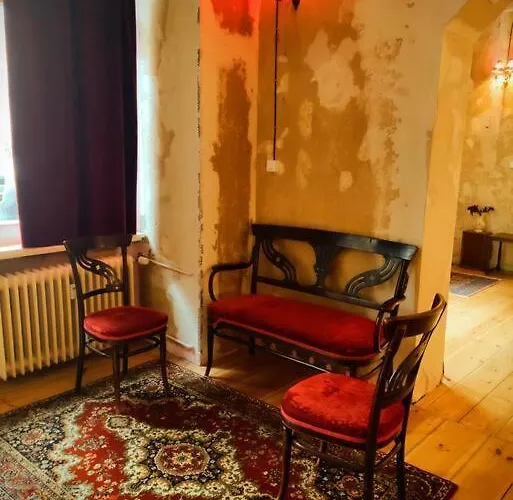 Schoeneberg Flat & Art Gallery *