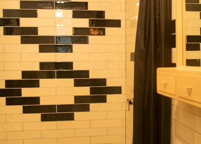 Daire Schoeneberg Flat & Art Gallery *