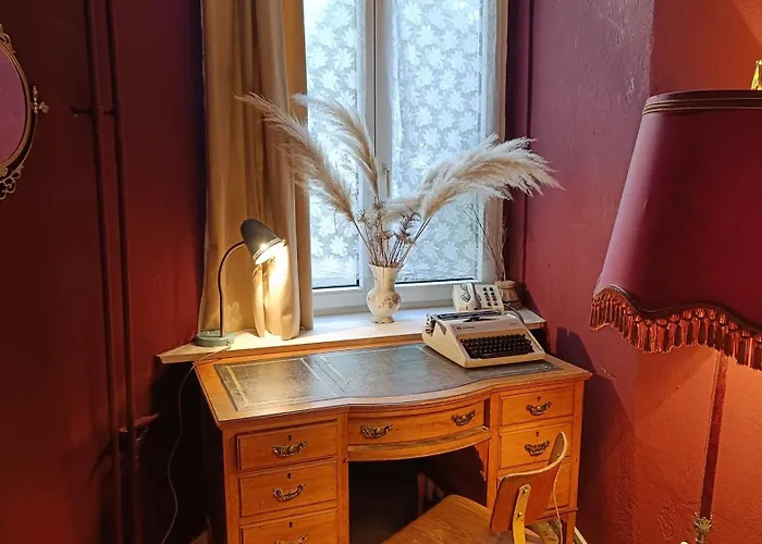 Schoeneberg Flat & Art Gallery ברלין