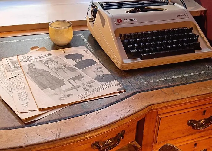 Schoeneberg Flat & Art Gallery Daire *