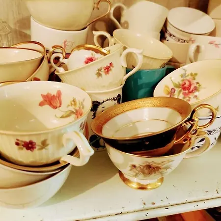 Schoeneberg Flat & Art Gallery *