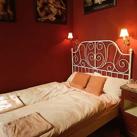 Schoeneberg Flat & Art Gallery *