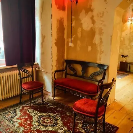 Schoeneberg Flat & Art Gallery *