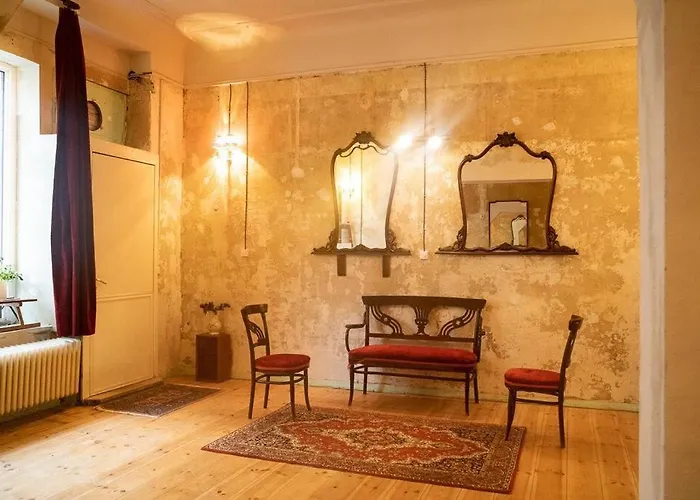 Schoeneberg Flat & Art Gallery Apartman *