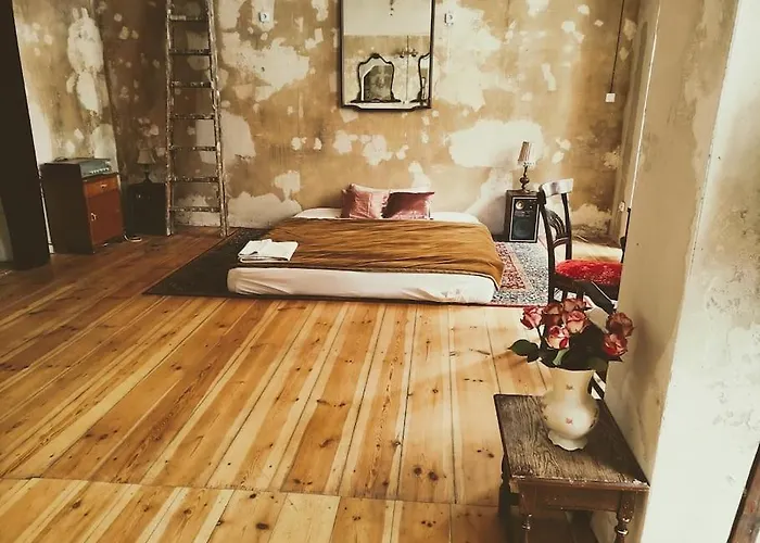 Schoeneberg Flat & Art Gallery Apartman *