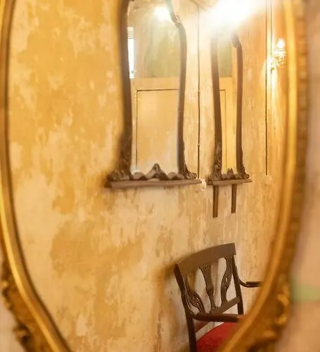 Schoeneberg Flat & Art Gallery דירה *