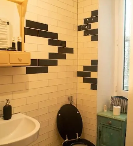 Schoeneberg Flat & Art Gallery